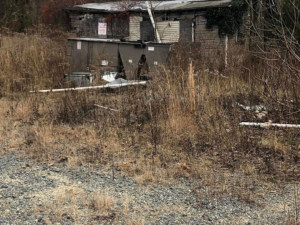 1st image of 238 Vine Ave