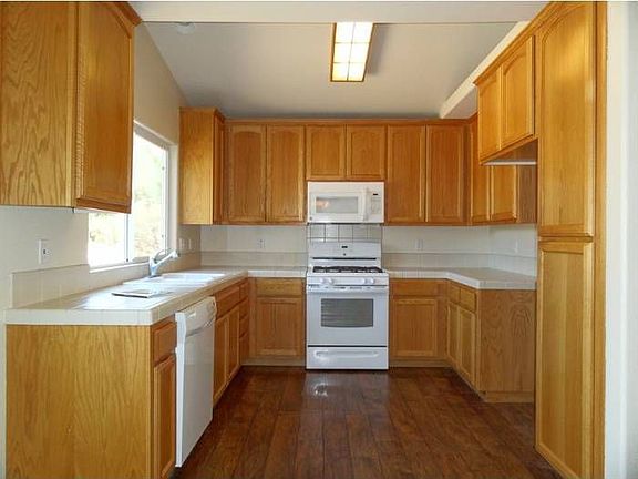 2nd image of 18488 Kentwood Pl
