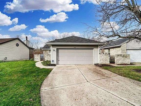 2nd image of 1605 Longbow Ln