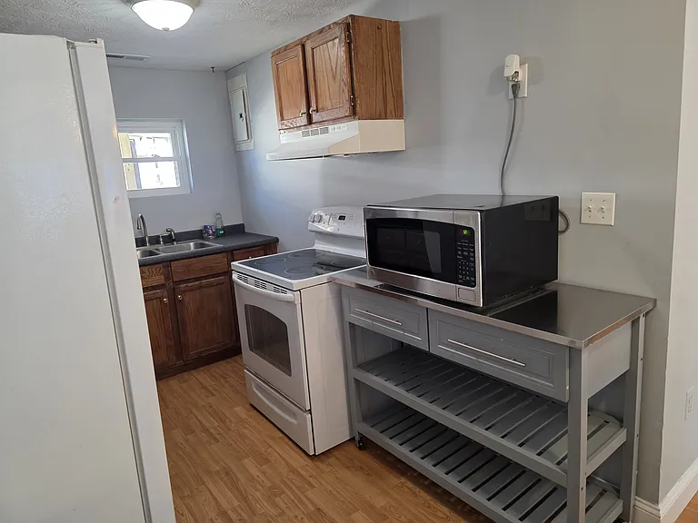 5260 Midway Dr — Photo 1