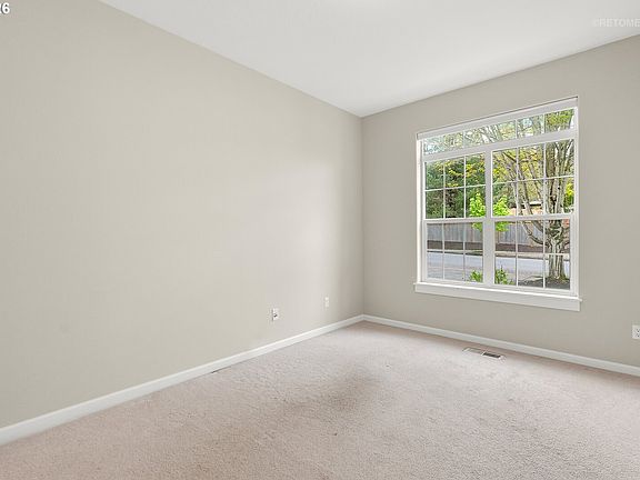 5th image of 13601 SE Rolling Meadows Dr