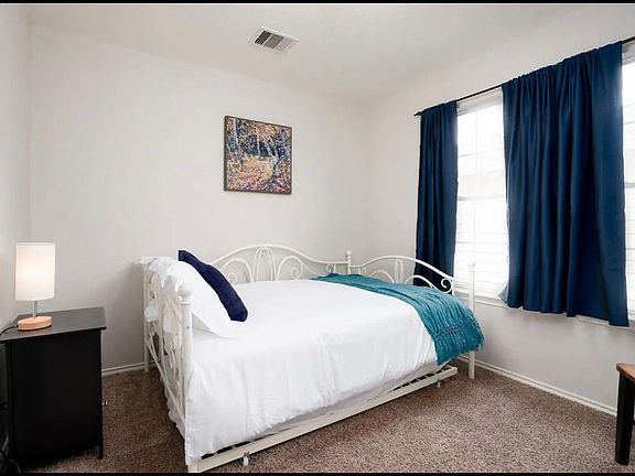 3rd image of 5019 Royal Stable
