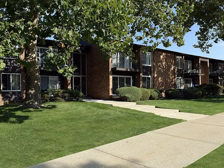 Parkview Village Apartments — Photo 18