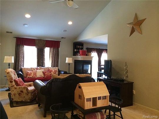 3rd image of 3707 Eagle Creek Dr