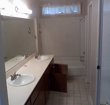 4th image of 27 Tinneil Ct