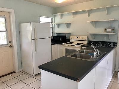 4th image of 136 Eastway Dr
