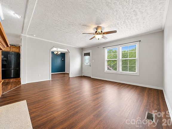 3rd image of 2093 Conley Bumgarner Rd