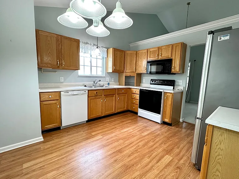3843 Constitution Dr — Photo 7