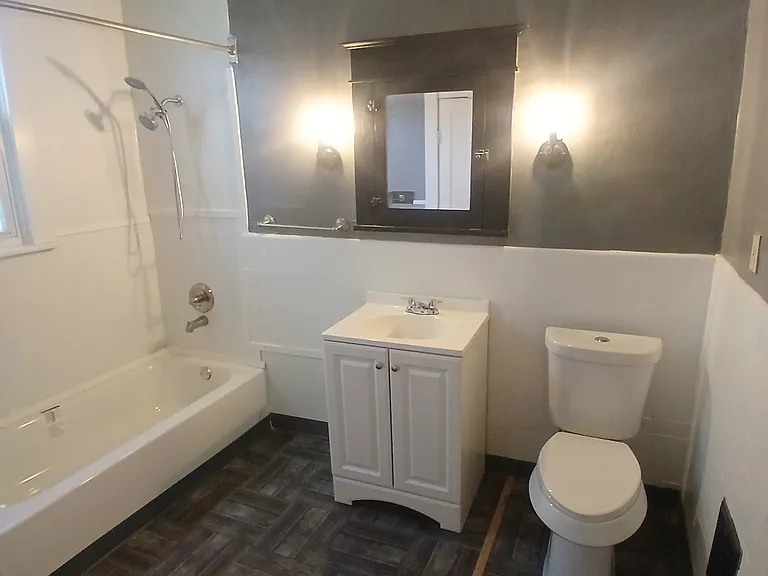 83 Franklin St #2 — Photo 5