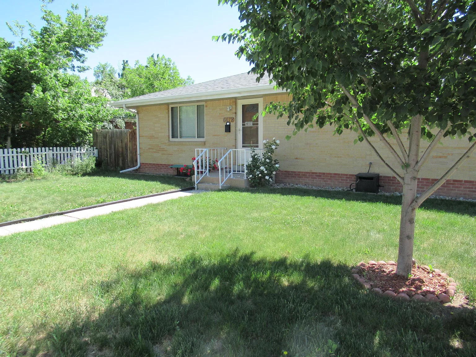 4 bed, 2376 sqft, $3,000 — Photo 1
