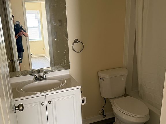 3rd image of 325 Constitution Ave