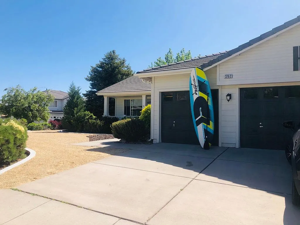 3762 Portland Dr — Photo 3
