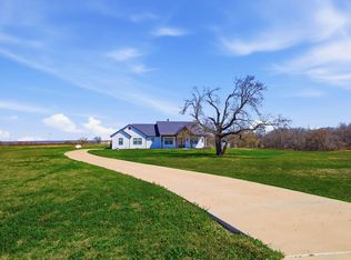 420 Zonaverde Ct, Poolville, TX 76487