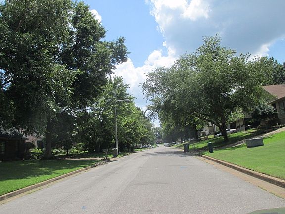 4th image of 2838 Baywood Dr