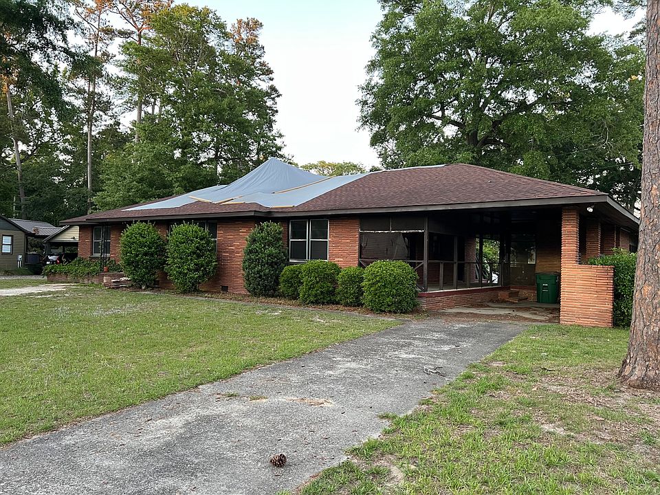 2nd image of 802 Legare Rd SW