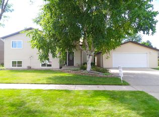 1022 Yorktown Dr, Brookings, SD 57006