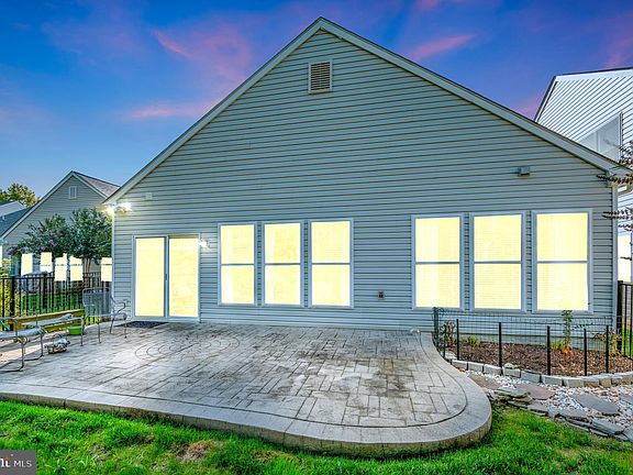 3rd image of 6 Harborton Ln