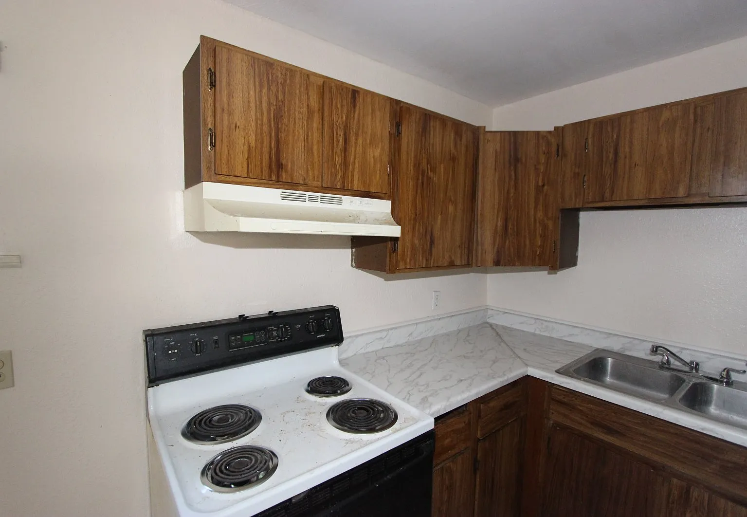 2 bed, 950 sqft, $1,600 — Photo 1