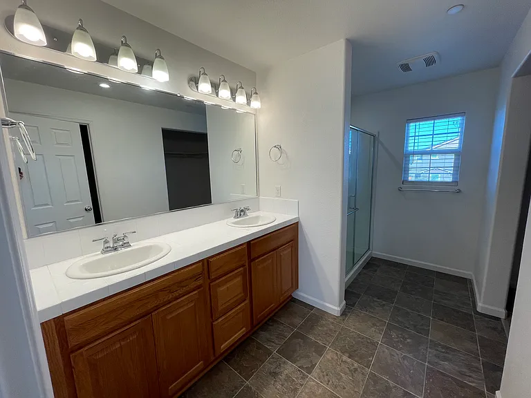 385 Ostrander Ave — Photo 12