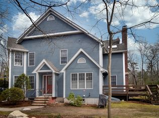 18 Forest Ln, Hopkinton, MA 01748