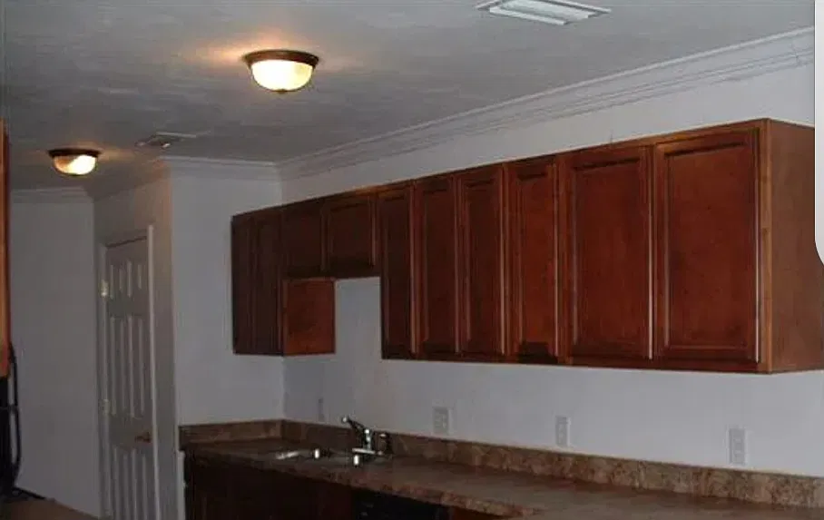 3 bed, 2354 sqft, $700 — Photo 3