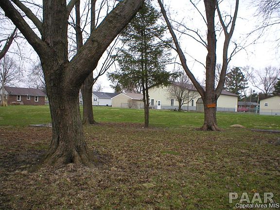 3rd image of 663 W Van Buren St