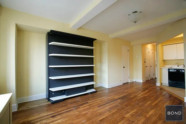 Rented by Bond New York | media 15