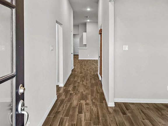 3rd image of 616 8th St