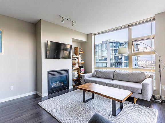 5th image of 1316 W 11th Ave #1005