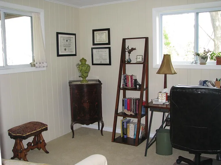 1206 S Longwood Dr — Photo 12