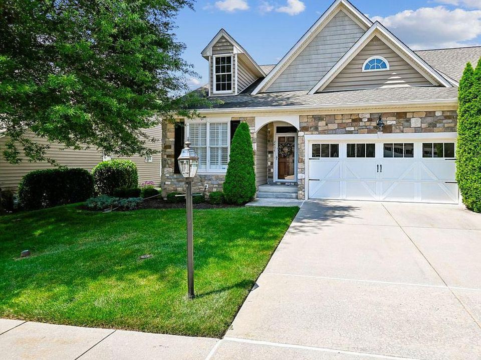 1st image of 2407 Grand Oaks Ct Unit 28