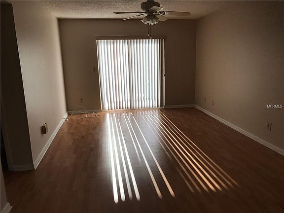 3rd image of 802 Oakgrove Dr APT 246