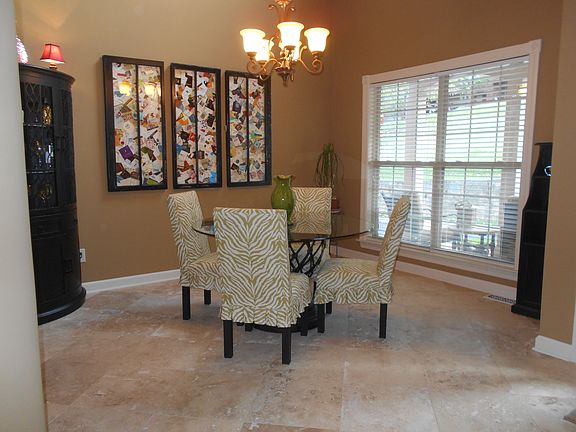 3rd image of 305 Riverstone Blvd