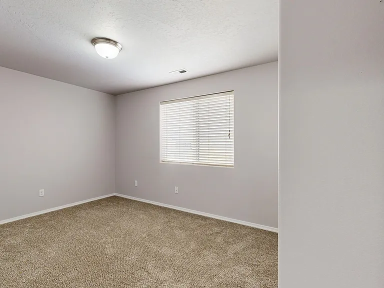 1143 SW Carver St — Photo 32