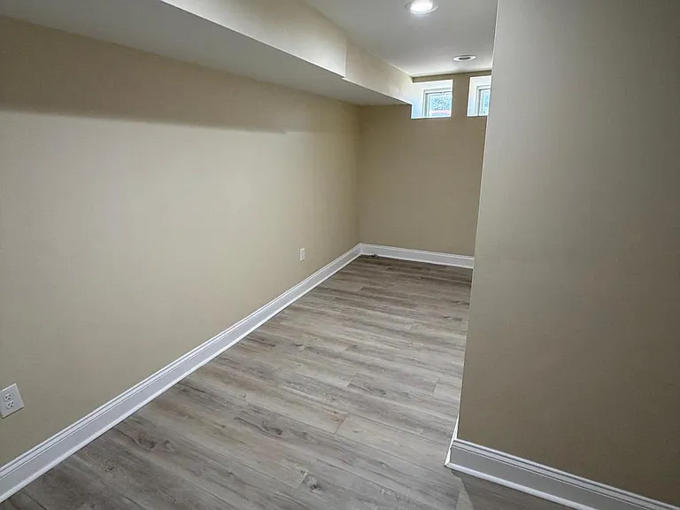 1904 E Lanvale St — Photo 13