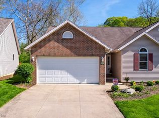 1403 Waters Edge Dr, Akron, OH 44313