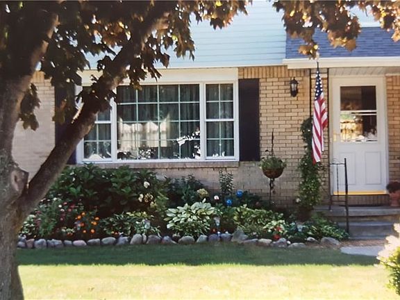 4th image of 67 Lakeside Dr