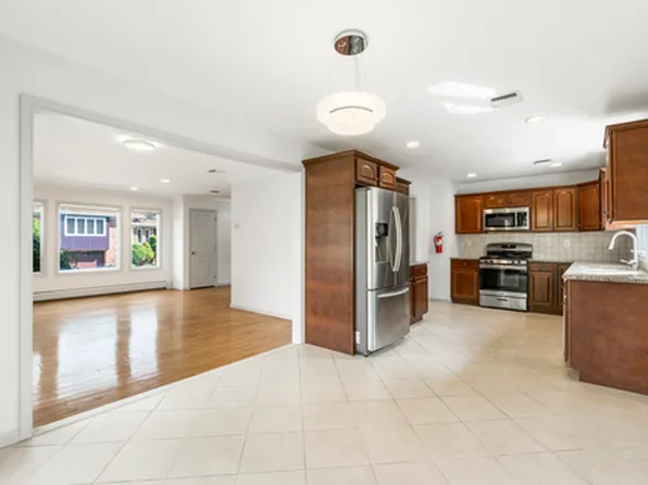 2445 Leighton St #2445, Fort Lee, NJ 07024