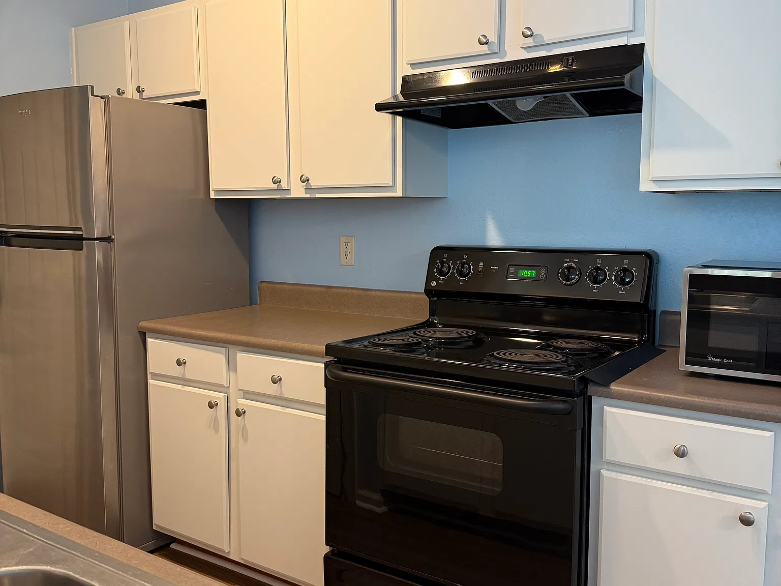 3 bed, 2.0 bath, 1216 sqft, $1,650 — Photo 2
