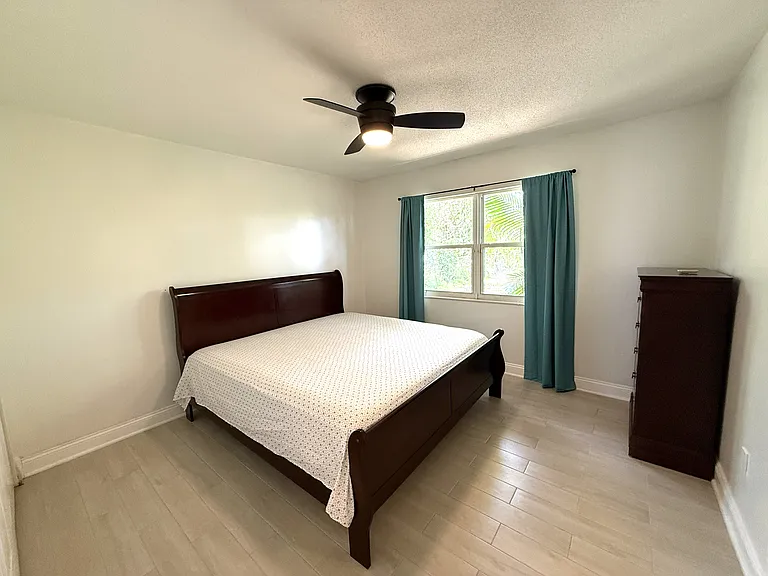 668 Hampton Dr NE — Photo 19