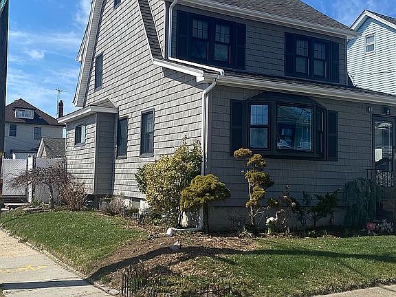 2nd image of 49 S 16th St