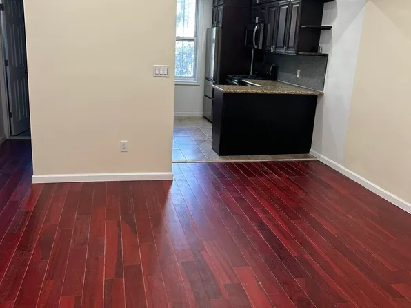 43-11 31st Avenue image 4 of 9