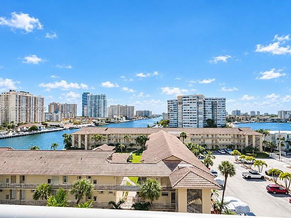 2nd image of 2602 E Hallandale Beach Blvd #R707