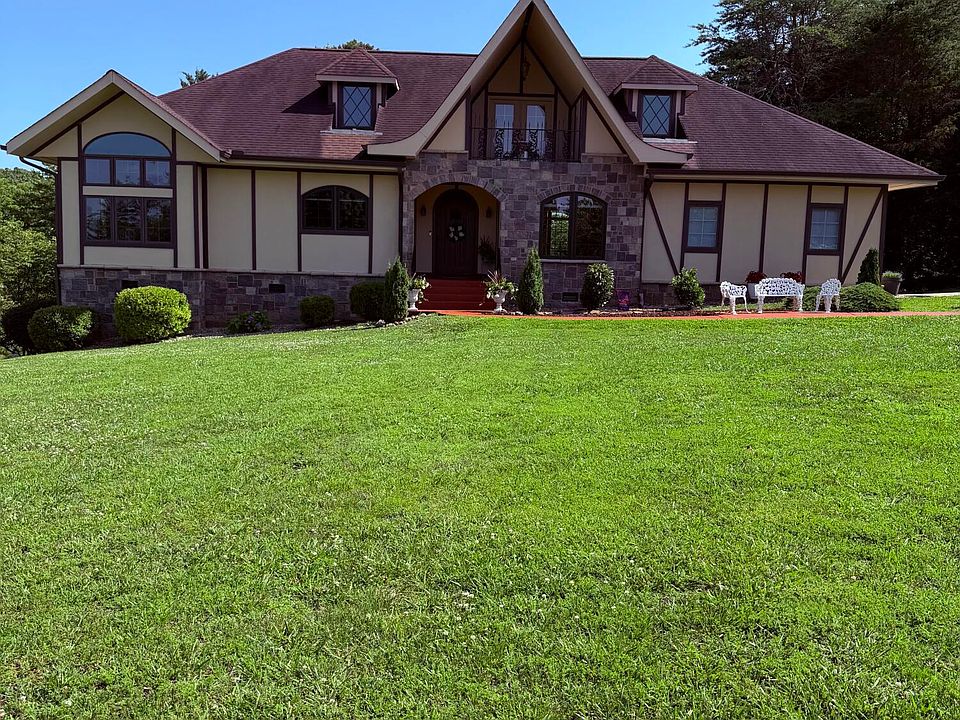 1st image of 135 Bluffton Rd