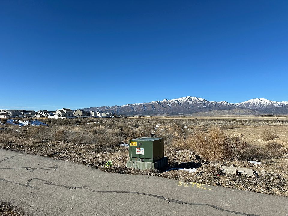 2nd image of 8029 N Bristle Cone Rd