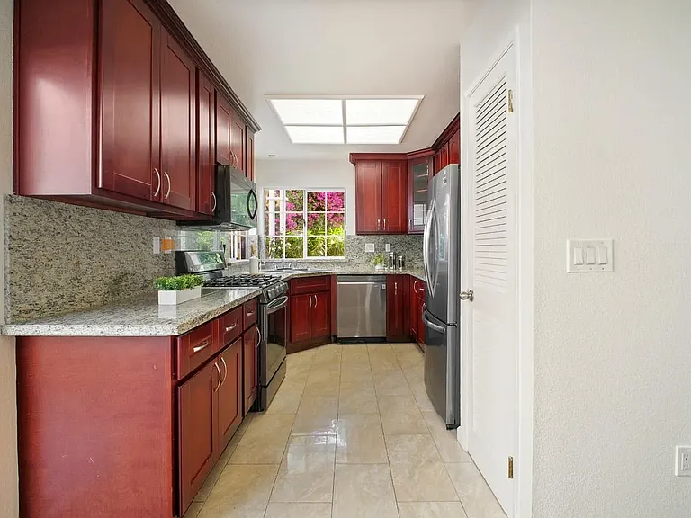1796 Lucretia Ave — Photo 13