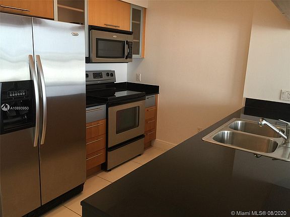 4th image of 1750 N Bayshore Dr APT 4011