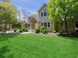 22 Old Meeting House Rd, Quogue, NY 11959
