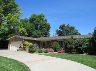 810 Lochinvar Ln, Hutchinson, KS 67502