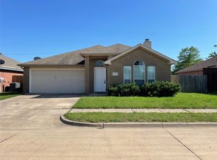751 Rachel St, Grand Prairie, TX 75052